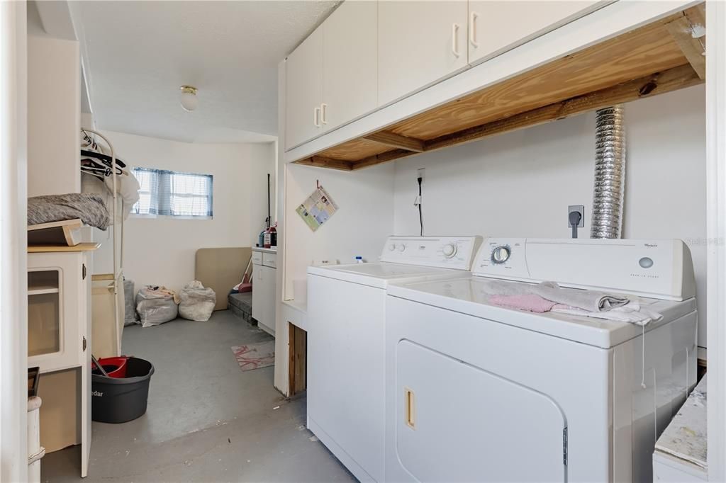For Sale: $125,000 (3 beds, 1 baths, 768 Square Feet)
