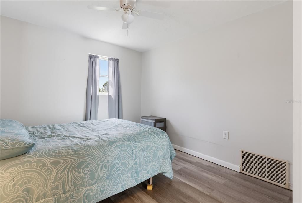 For Sale: $125,000 (3 beds, 1 baths, 768 Square Feet)