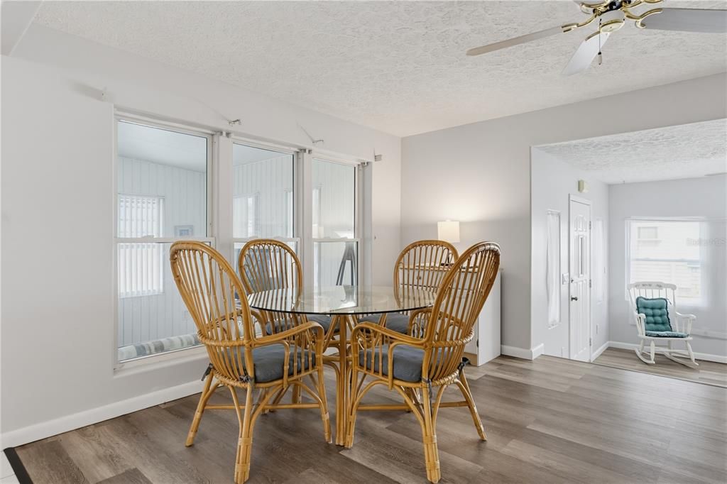 For Sale: $125,000 (3 beds, 1 baths, 768 Square Feet)