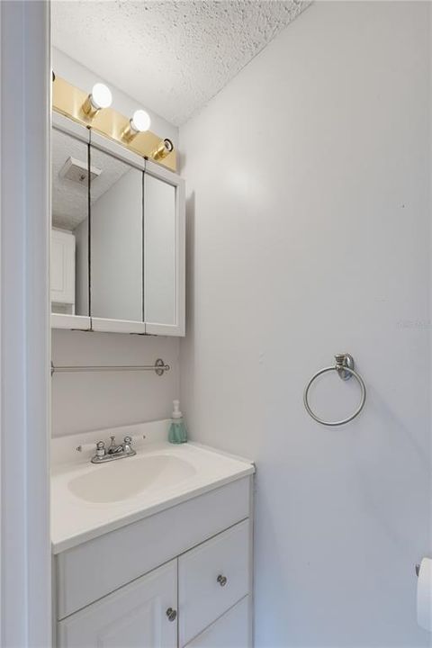 For Sale: $125,000 (3 beds, 1 baths, 768 Square Feet)