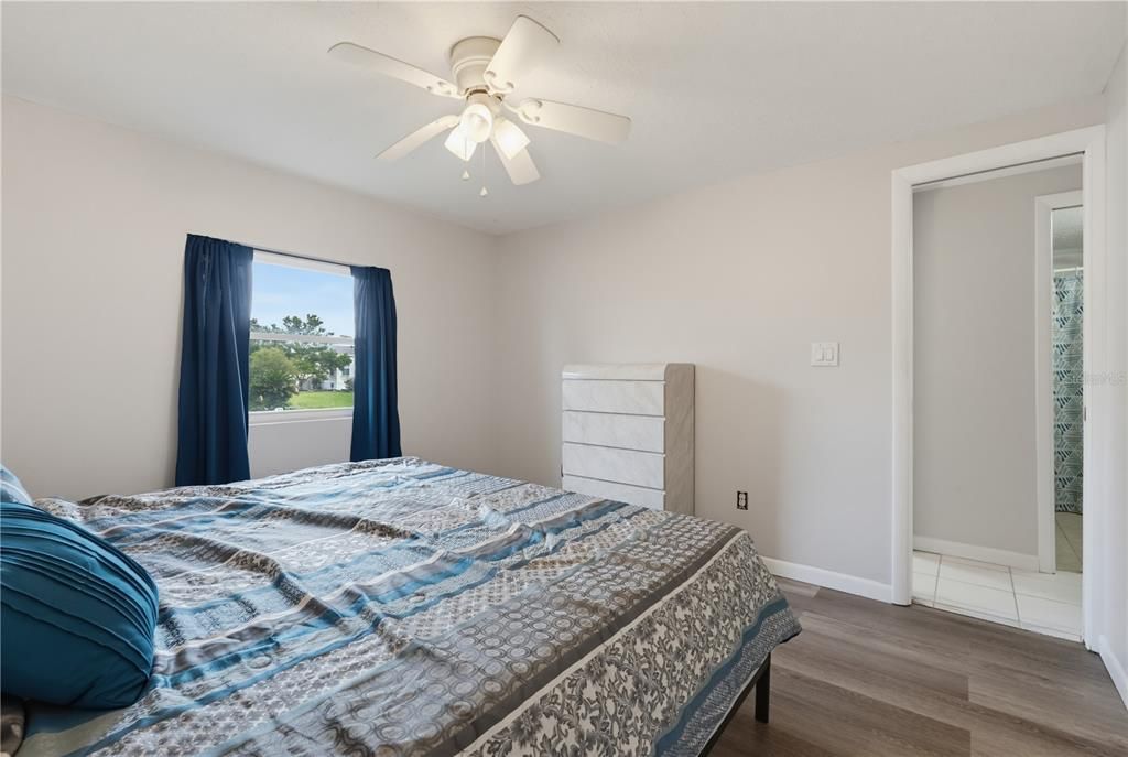 For Sale: $125,000 (3 beds, 1 baths, 768 Square Feet)