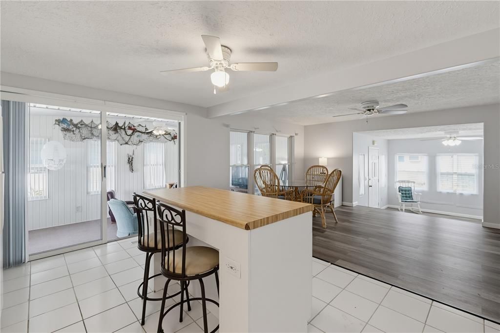 For Sale: $125,000 (3 beds, 1 baths, 768 Square Feet)