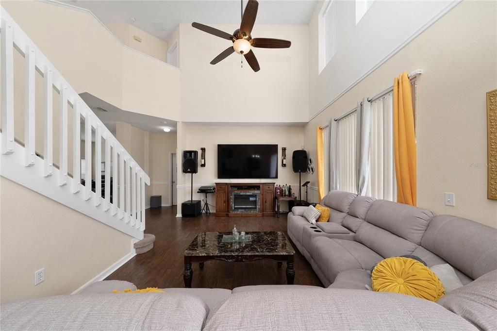 For Sale: $385,000 (4 beds, 3 baths, 2571 Square Feet)