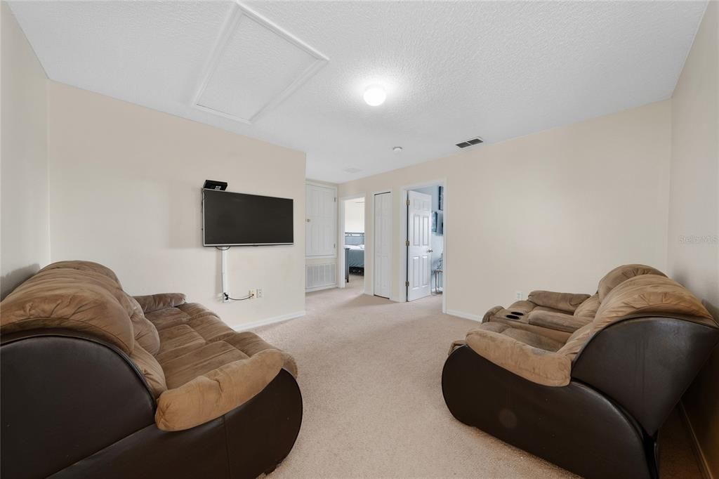 For Sale: $385,000 (4 beds, 3 baths, 2571 Square Feet)