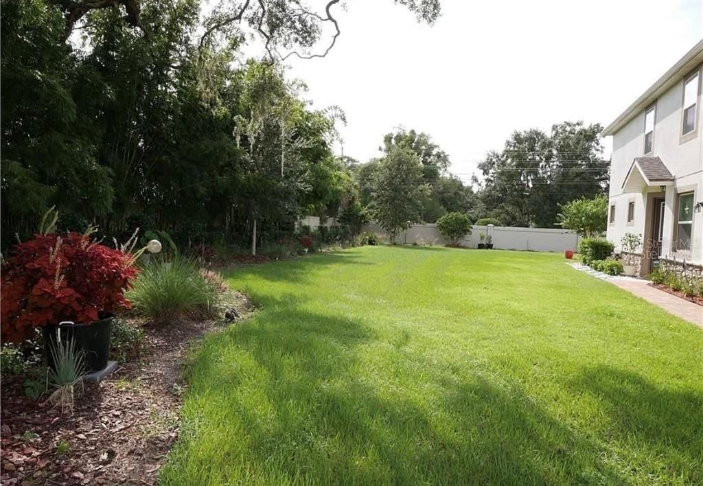 For Rent: $2,585 (3 beds, 2 baths, 1555 Square Feet)