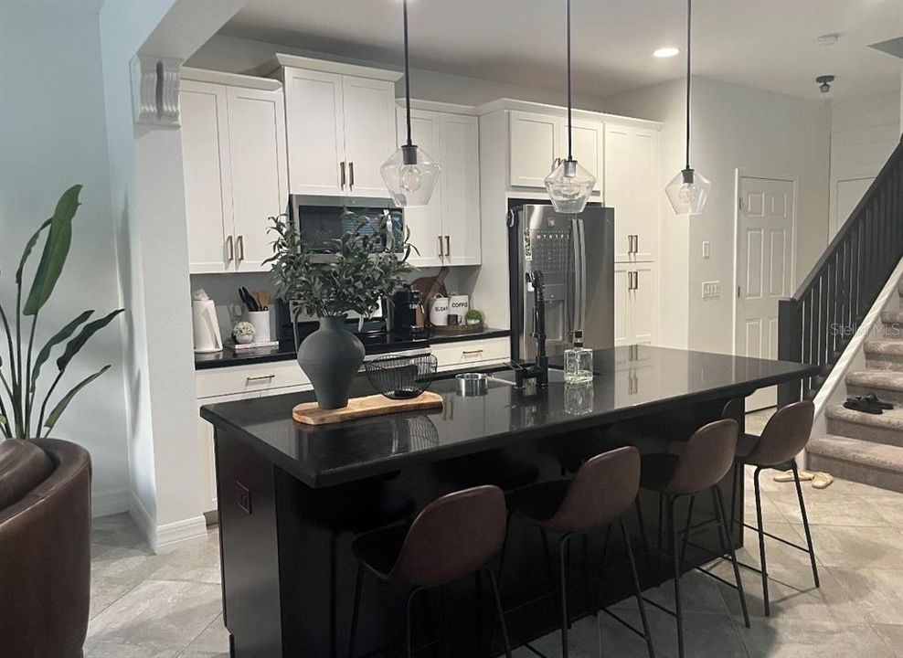 For Rent: $2,585 (3 beds, 2 baths, 1555 Square Feet)