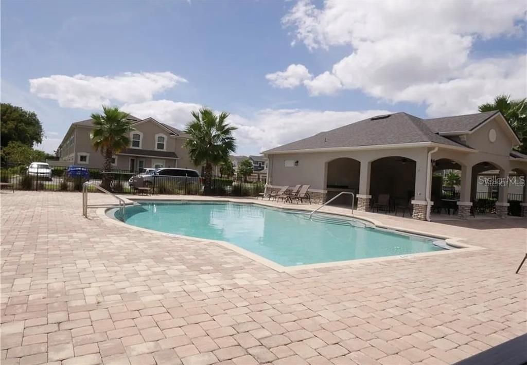 For Rent: $2,585 (3 beds, 2 baths, 1555 Square Feet)