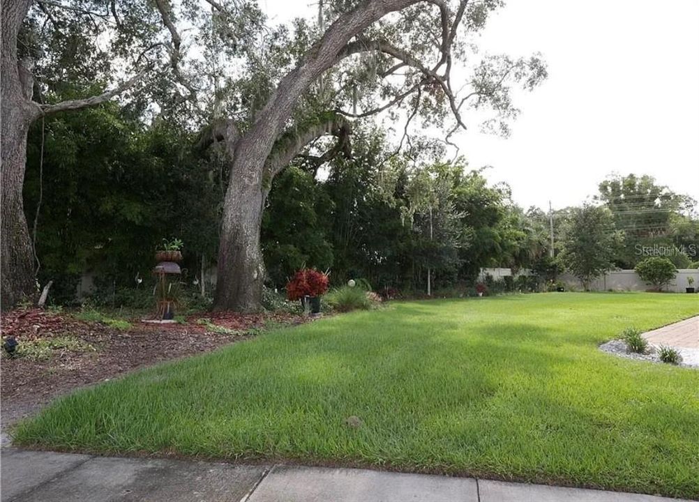 For Rent: $2,585 (3 beds, 2 baths, 1555 Square Feet)