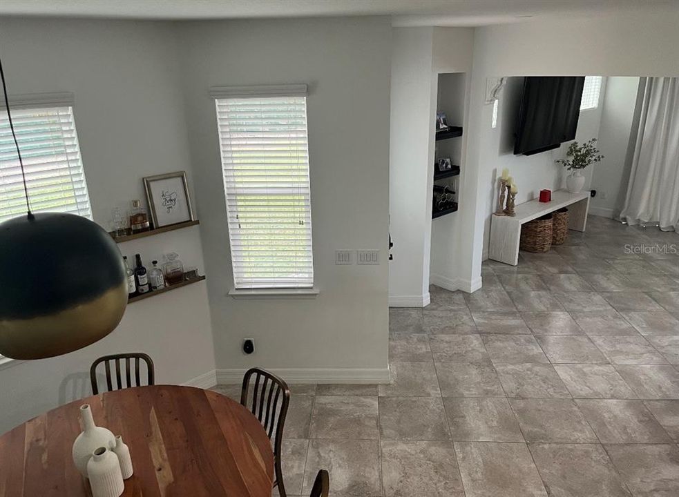 For Rent: $2,585 (3 beds, 2 baths, 1555 Square Feet)