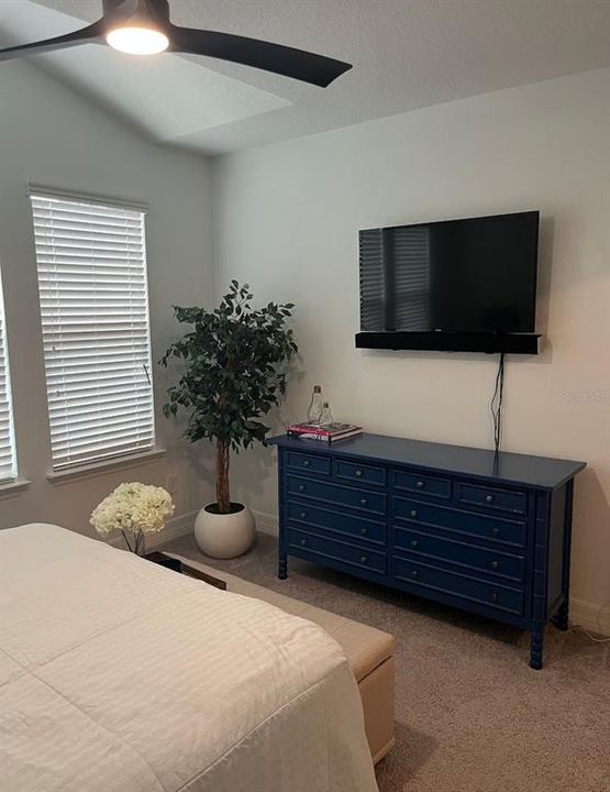 For Rent: $2,585 (3 beds, 2 baths, 1555 Square Feet)