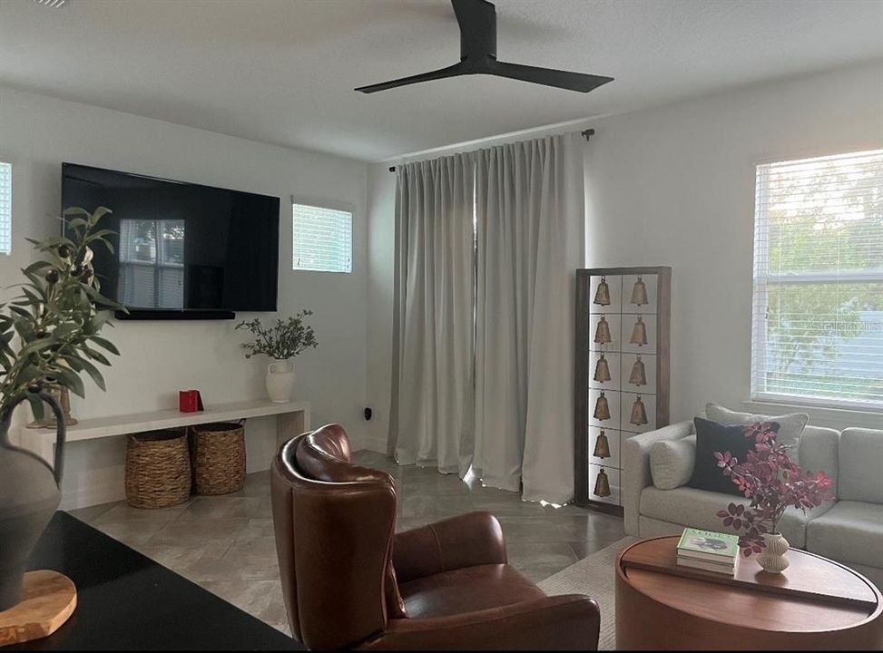 For Rent: $2,585 (3 beds, 2 baths, 1555 Square Feet)