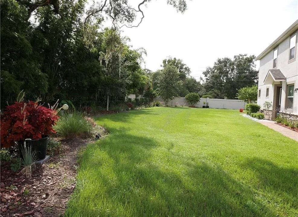 For Rent: $2,585 (3 beds, 2 baths, 1555 Square Feet)