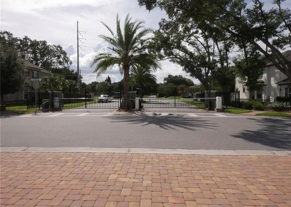 For Rent: $2,585 (3 beds, 2 baths, 1555 Square Feet)