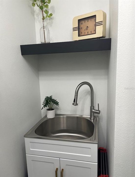 For Rent: $2,585 (3 beds, 2 baths, 1555 Square Feet)