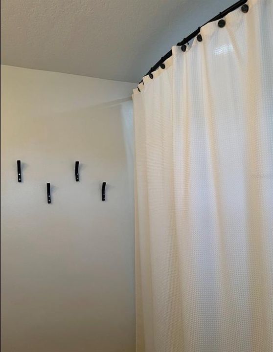 For Rent: $2,585 (3 beds, 2 baths, 1555 Square Feet)