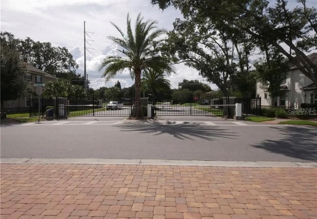For Rent: $2,585 (3 beds, 2 baths, 1555 Square Feet)