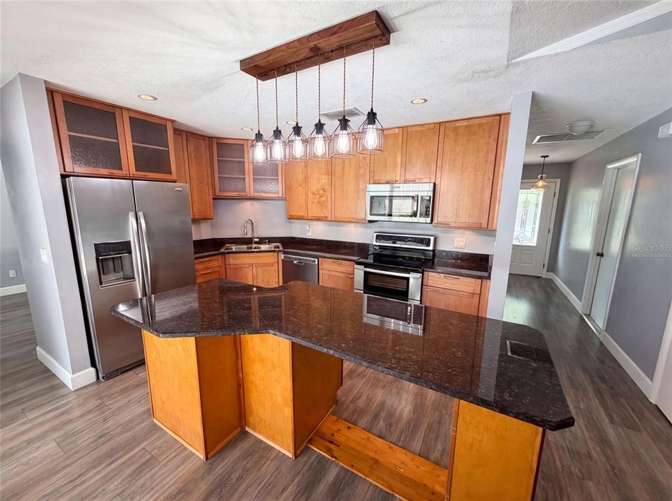 Activo con contrato: $440,000 (4 camas, 2 baños, 1822 Pies cuadrados)