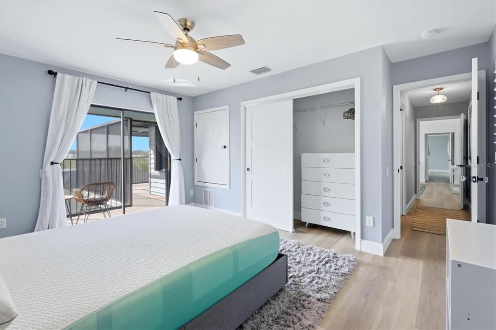 For Sale: $950,000 (3 beds, 2 baths, 2013 Square Feet)
