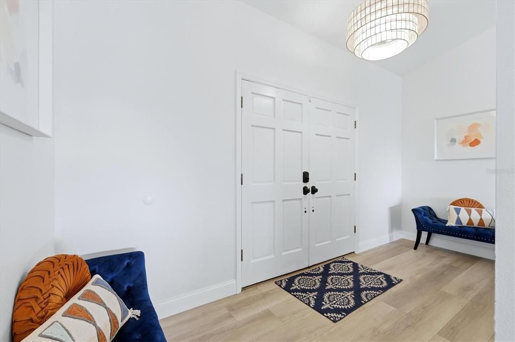 For Sale: $950,000 (3 beds, 2 baths, 2013 Square Feet)