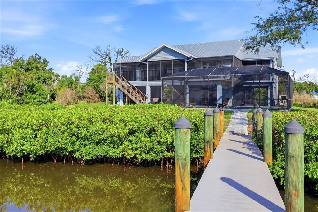 For Sale: $950,000 (3 beds, 2 baths, 2013 Square Feet)