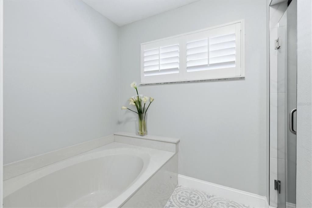 For Sale: $950,000 (3 beds, 2 baths, 2013 Square Feet)