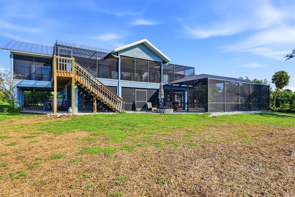 For Sale: $950,000 (3 beds, 2 baths, 2013 Square Feet)