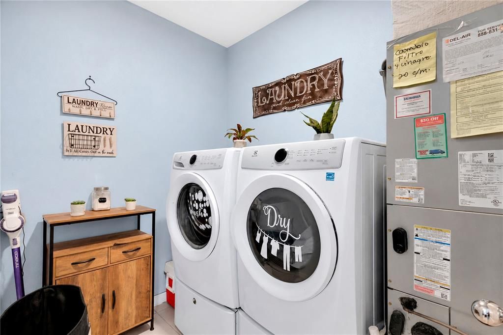 For Sale: $389,000 (4 beds, 2 baths, 1730 Square Feet)