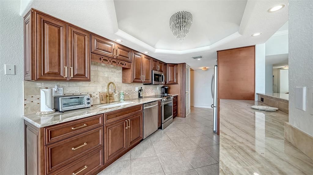 For Sale: $1,880,000 (2 beds, 2 baths, 1736 Square Feet)
