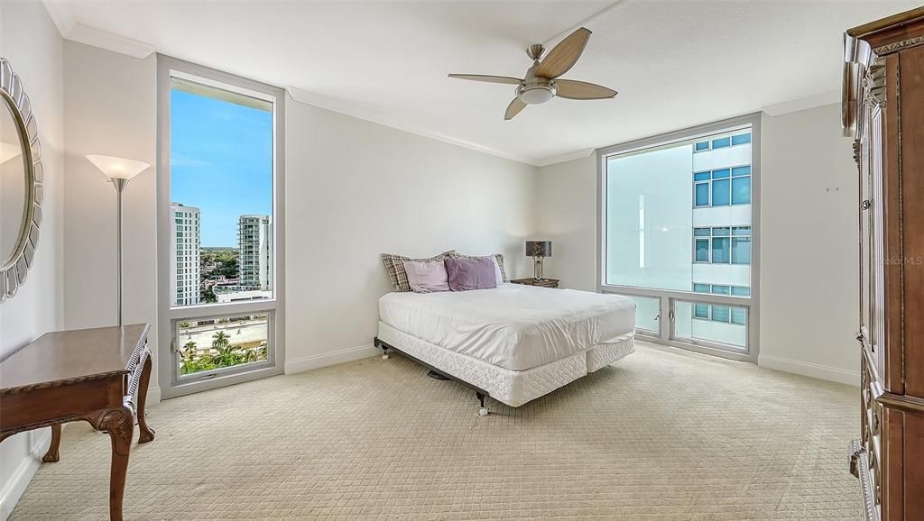 For Sale: $1,880,000 (2 beds, 2 baths, 1736 Square Feet)