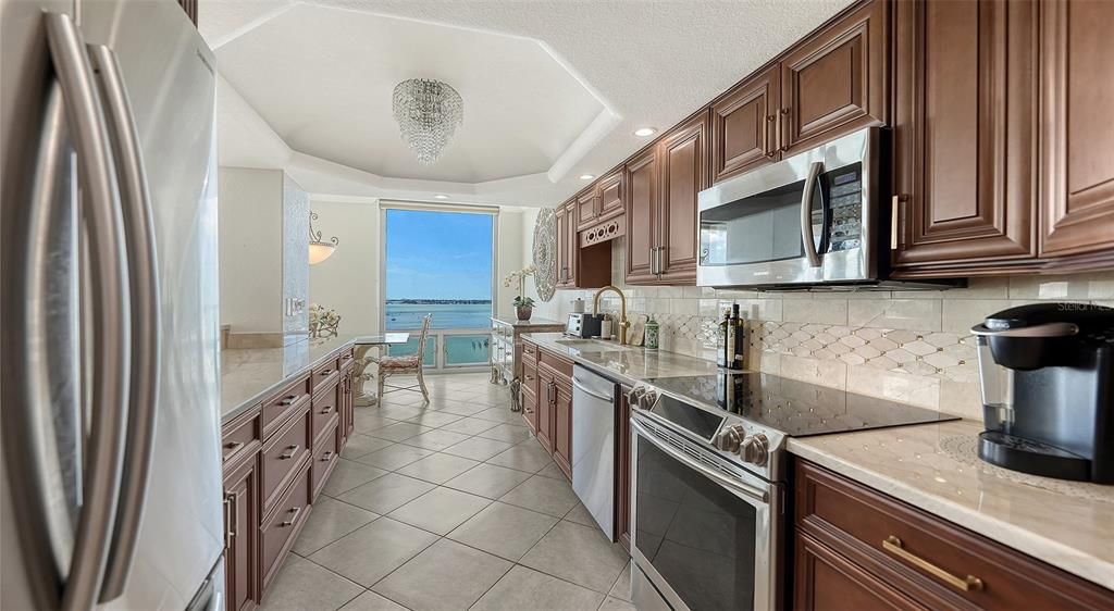 For Sale: $1,880,000 (2 beds, 2 baths, 1736 Square Feet)