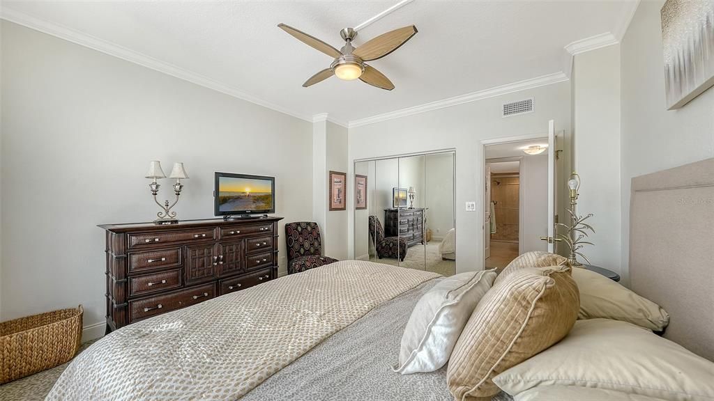 For Sale: $1,880,000 (2 beds, 2 baths, 1736 Square Feet)