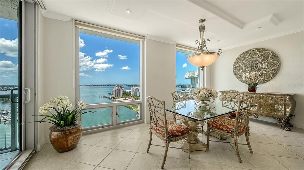 For Sale: $1,880,000 (2 beds, 2 baths, 1736 Square Feet)