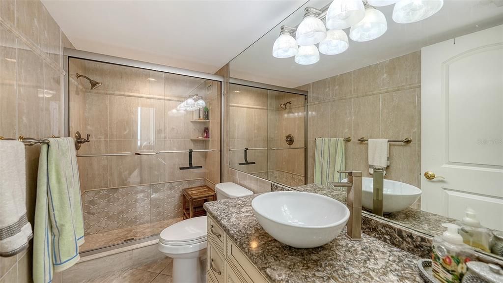 For Sale: $1,880,000 (2 beds, 2 baths, 1736 Square Feet)