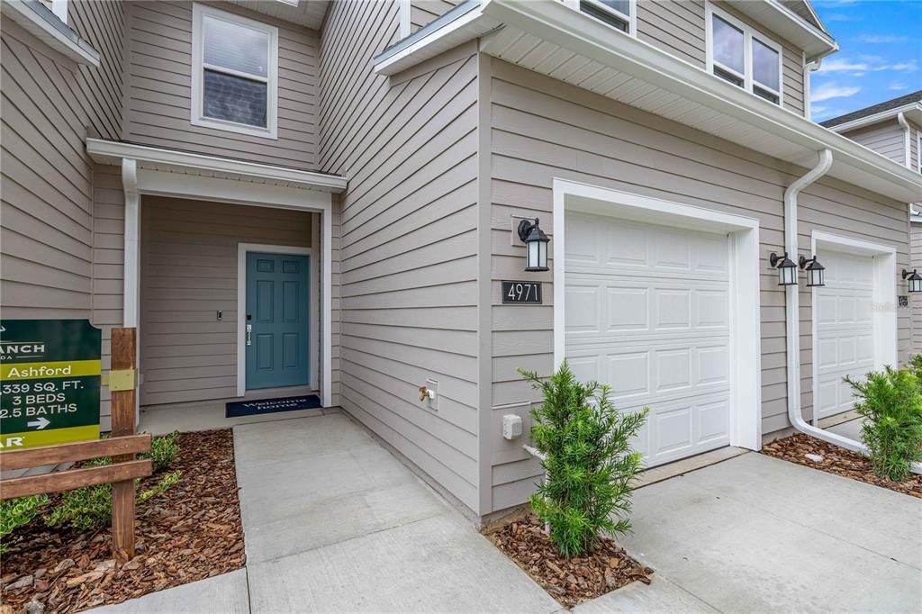 For Sale: $216,140 (3 beds, 2 baths, 1339 Square Feet)