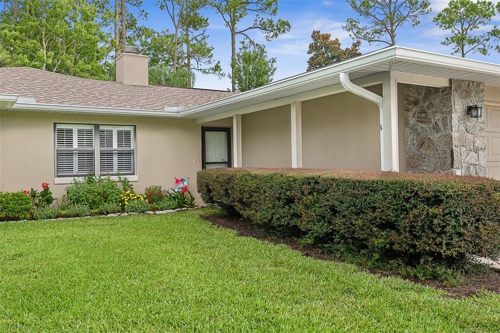 For Sale: $299,900 (3 beds, 2 baths, 1515 Square Feet)