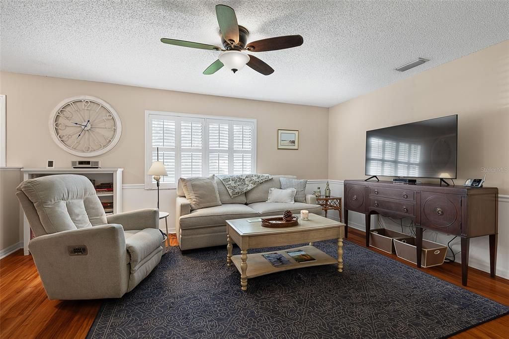 For Sale: $299,900 (3 beds, 2 baths, 1515 Square Feet)