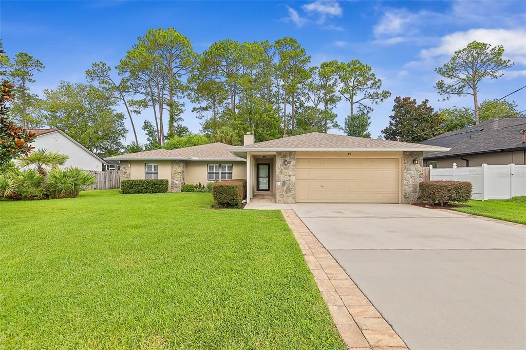 For Sale: $299,900 (3 beds, 2 baths, 1515 Square Feet)