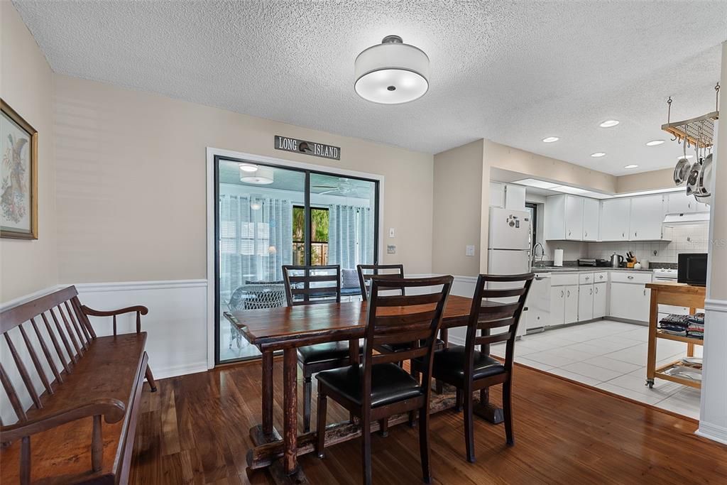 For Sale: $299,900 (3 beds, 2 baths, 1515 Square Feet)