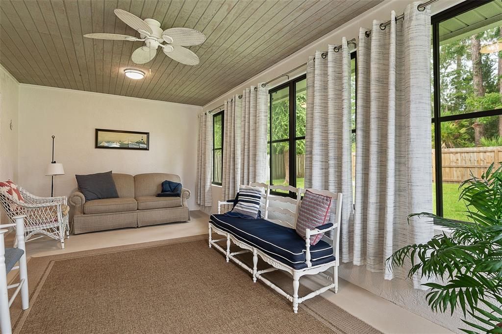 For Sale: $299,900 (3 beds, 2 baths, 1515 Square Feet)