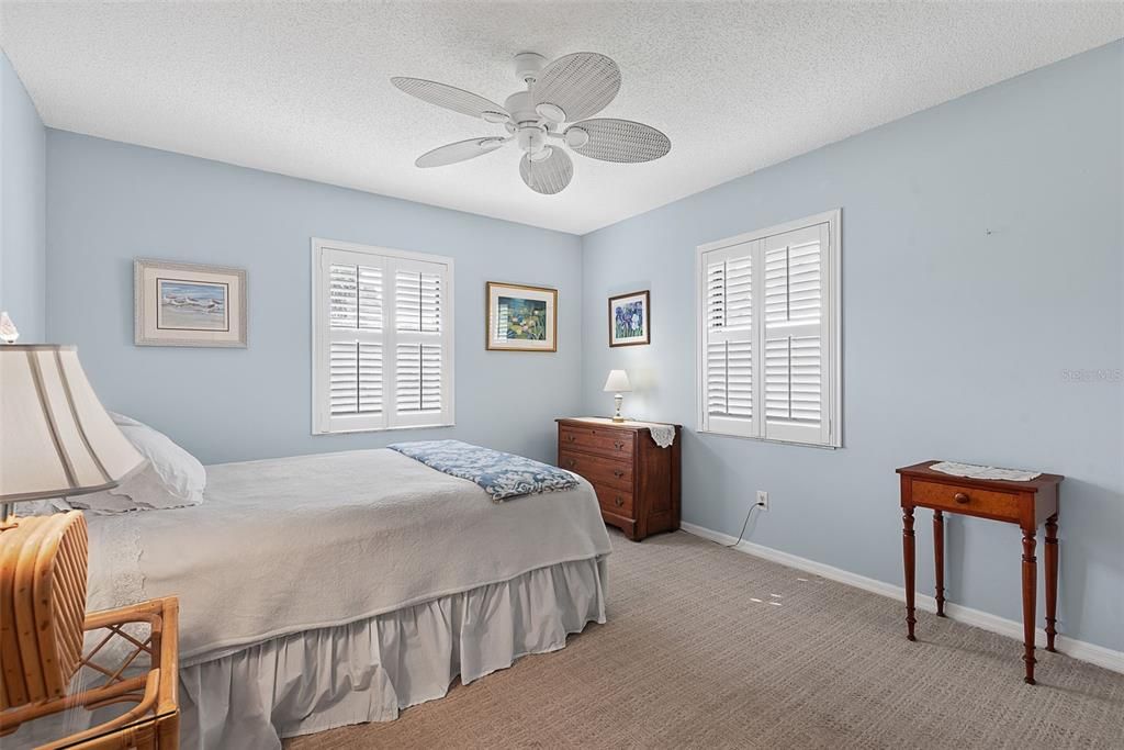 For Sale: $299,900 (3 beds, 2 baths, 1515 Square Feet)