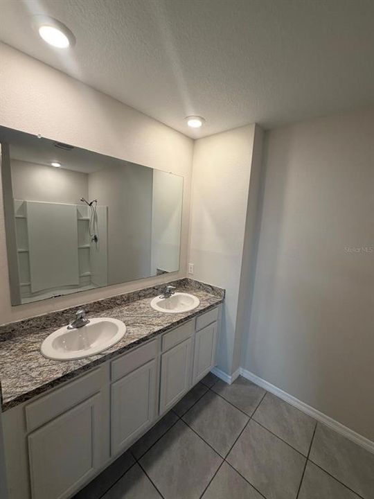 В аренду: $2,390 (5 спален, 3 ванн, 2522 Квадратных фут)
