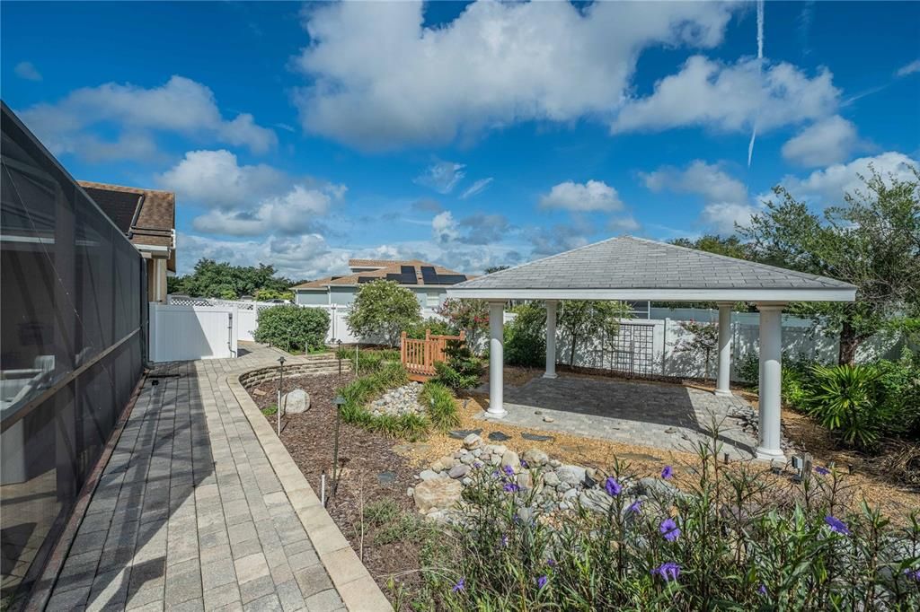 For Sale: $450,000 (3 beds, 2 baths, 2352 Square Feet)