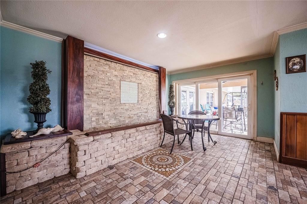 For Sale: $450,000 (3 beds, 2 baths, 2352 Square Feet)