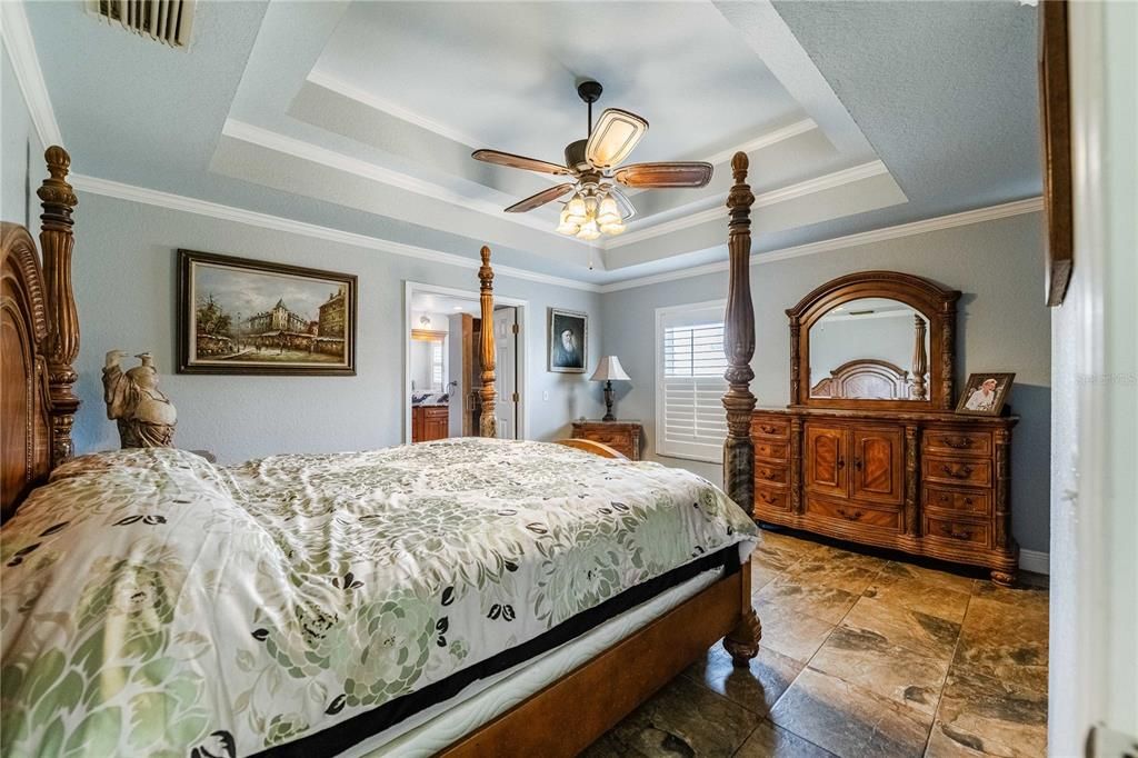 For Sale: $450,000 (3 beds, 2 baths, 2352 Square Feet)