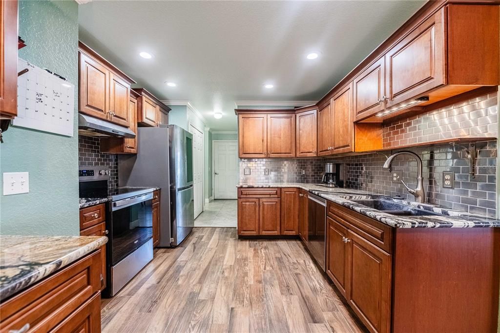 For Sale: $450,000 (3 beds, 2 baths, 2352 Square Feet)