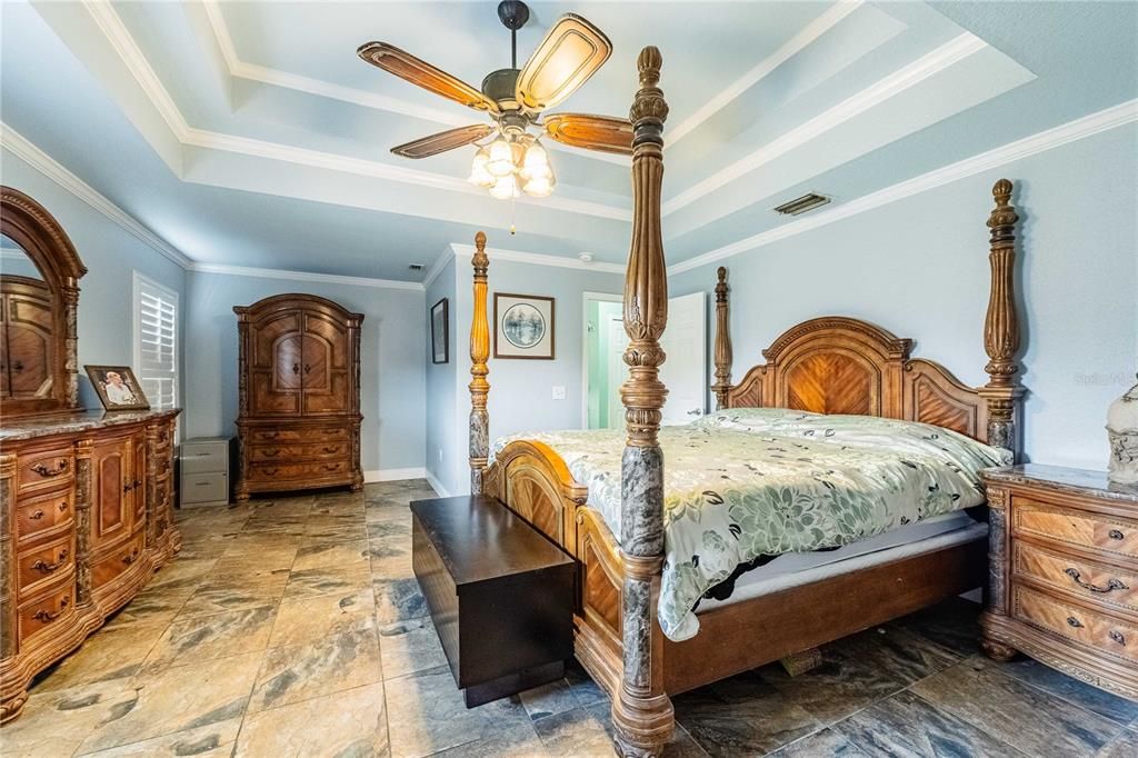 For Sale: $450,000 (3 beds, 2 baths, 2352 Square Feet)