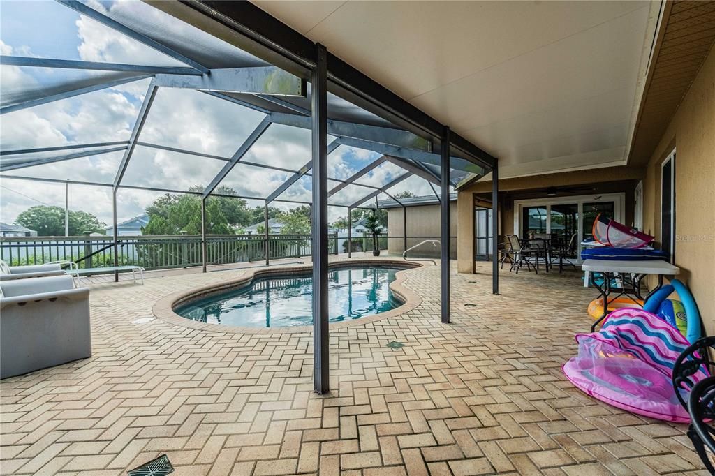 For Sale: $450,000 (3 beds, 2 baths, 2352 Square Feet)