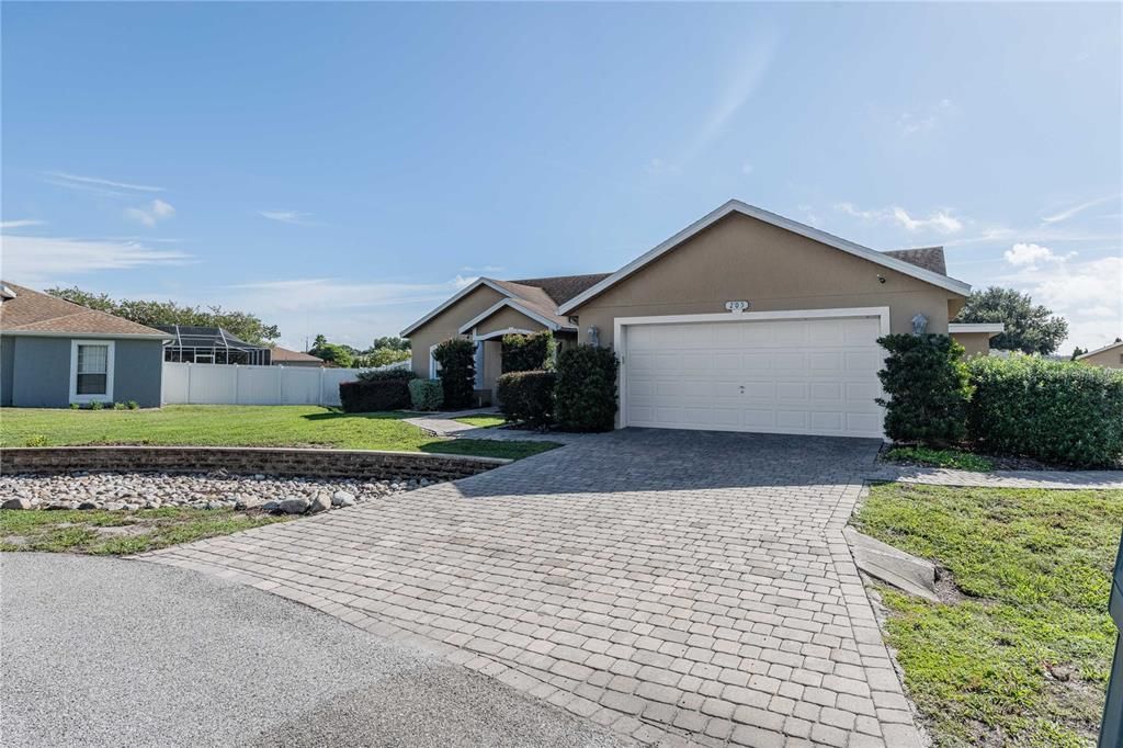 For Sale: $450,000 (3 beds, 2 baths, 2352 Square Feet)