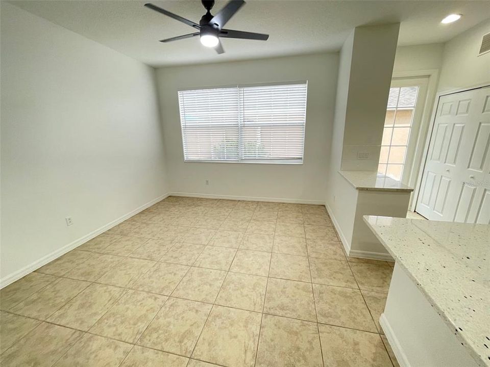 En Venta: $349,900 (2 camas, 2 baños, 1270 Pies cuadrados)