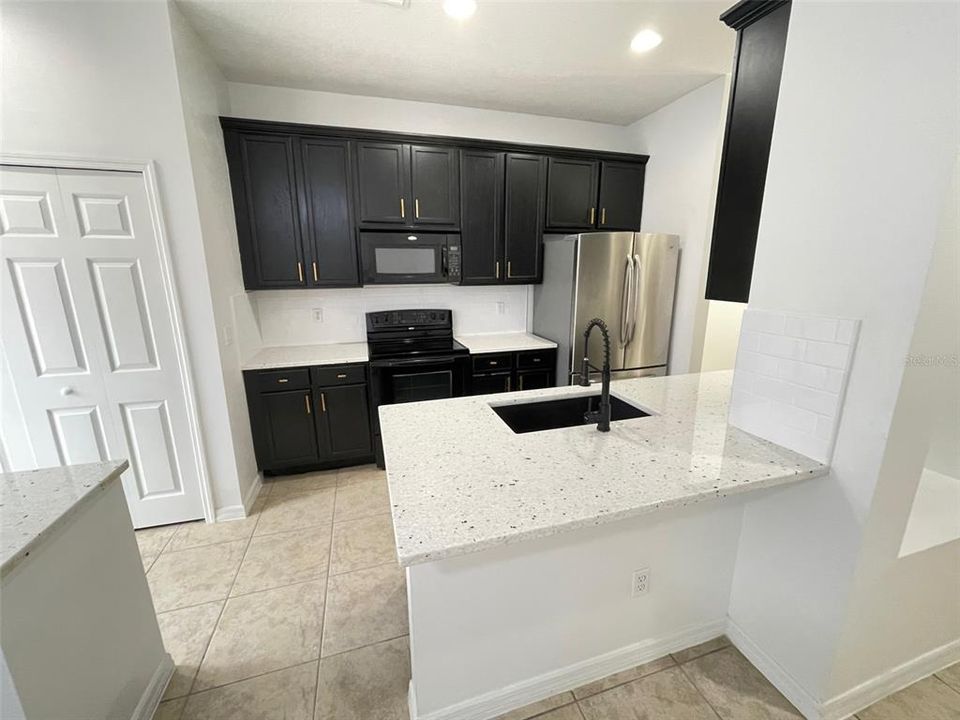 En Venta: $349,900 (2 camas, 2 baños, 1270 Pies cuadrados)